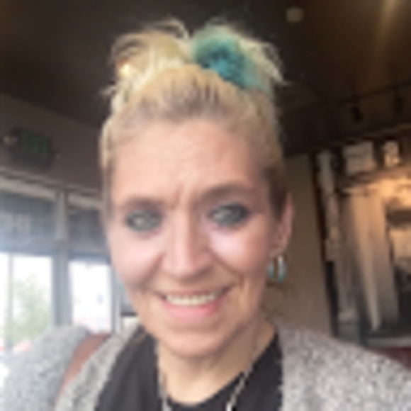 Meet your Posher, Amy - Picture 1 of 1